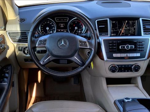 Used 2013 Mercedes-Benz ML 350 BlueTEC 4MATIC image 5