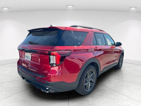 Used 2025 Ford Explorer ST RWD image 6