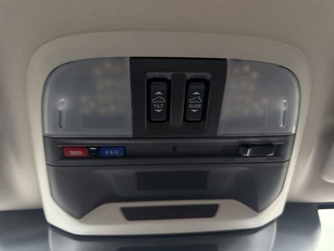 Used 2025 Subaru Crosstrek 2.5i Premium image 24