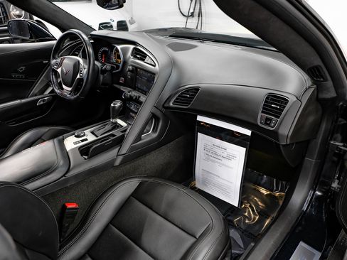 Used 2016 Chevrolet Corvette Z06 w/ 3LZ Preferred Equipment Group image 21