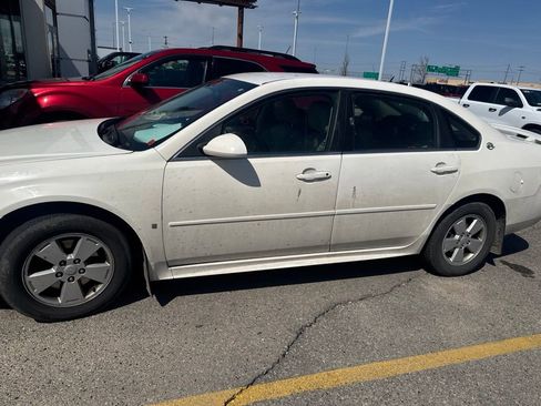 Used 2009 Chevrolet Impala LT w/ Luxury Edition Package FWD image 4