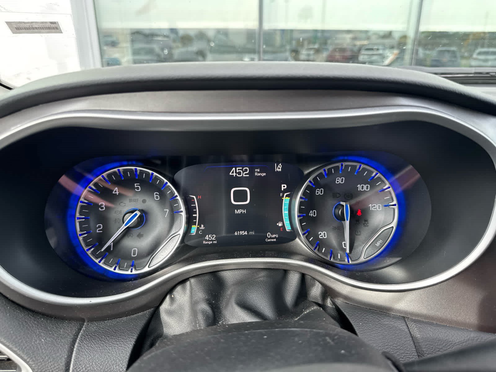 Used 2024 Chrysler Pacifica Touring-L FWD image 7