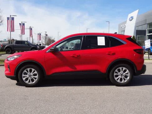 Used 2024 Ford Escape Active image 2