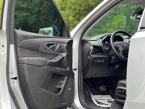 Used 2020 Chevrolet Traverse Premier w/ Redline Edition AWD/4WD image 9