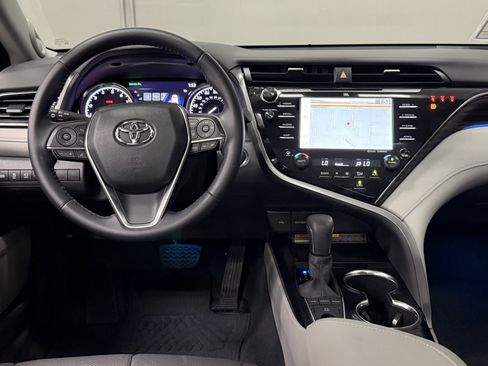 Used 2020 Toyota Camry XLE image 38
