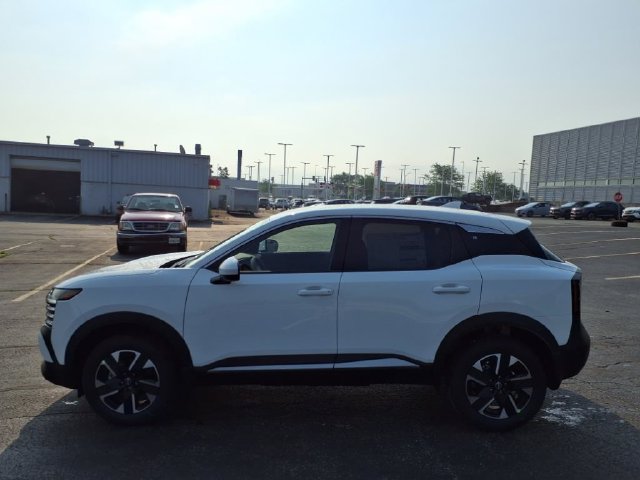 Used 2025 Nissan Kicks SV AWD/4WD image 6