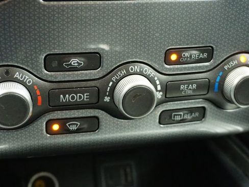 Used 2019 Nissan Pathfinder SL image 25