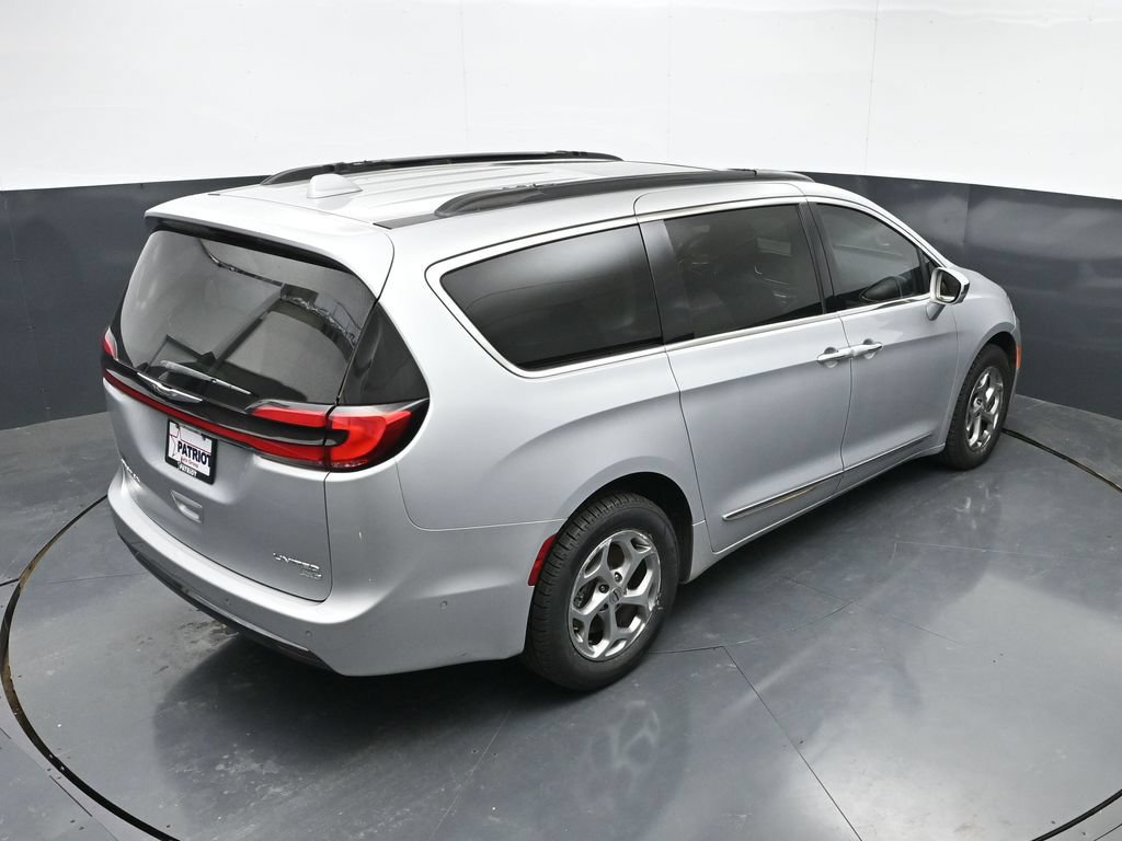 Used 2022 Chrysler Pacifica Limited AWD/4WD image 39