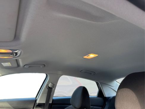 Used 2022 Hyundai Elantra SEL image 24