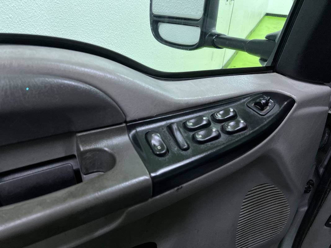 Used 2001 Ford F350 4x4 Crew Cab Super Duty image 17