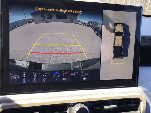 Used 2024 Toyota Tacoma Trailhunter image 24