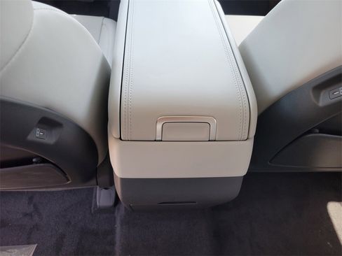 Certified 2025 Hyundai Santa Fe SEL image 30