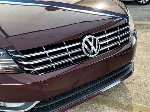 Used 2014 Volkswagen Passat TDI SE FWD image 30