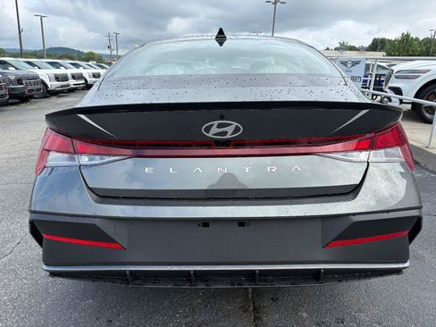 New 2026 Hyundai Elantra SEL Sport FWD image 7