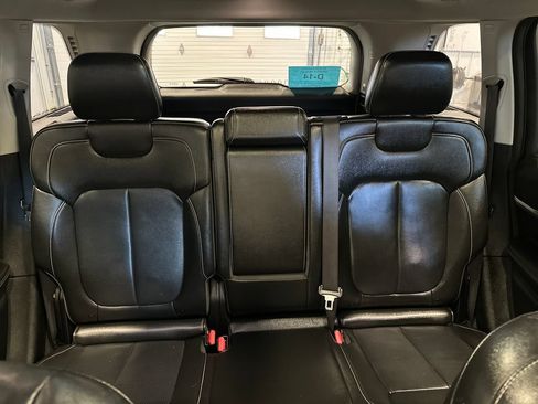 Used 2023 Jeep Grand Cherokee Limited w/ Luxury Tech Group II AWD/4WD image 25