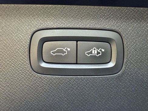 Used 2016 Volvo XC90 T6 R-Design w/ Vision Package image 33