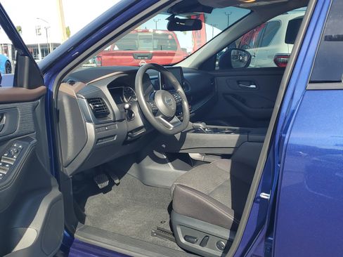 Certified 2021 Nissan Rogue SV image 12