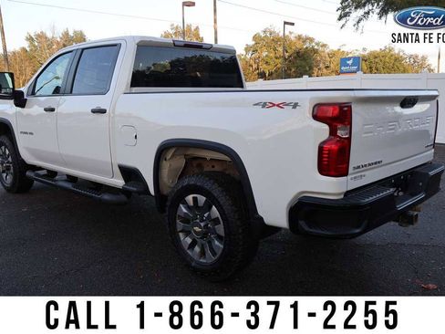 Used 2023 Chevrolet Silverado 2500 Custom w/ Custom Value Package image 3