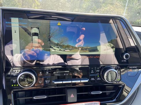 Used 2026 Toyota Highlander Limited image 25