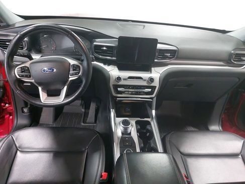 Used 2023 Ford Explorer XLT w/ Equipment Group 202A AWD/4WD image 9