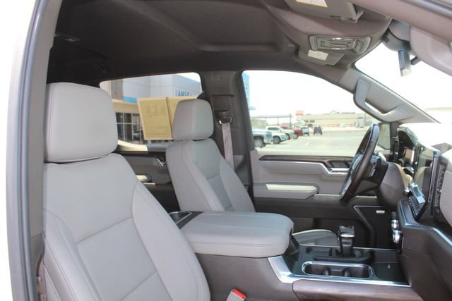 Used 2025 GMC Sierra 1500 SLT AWD/4WD image 15