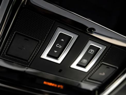 New 2026 Land Rover Range Rover Velar S AWD/4WD image 34