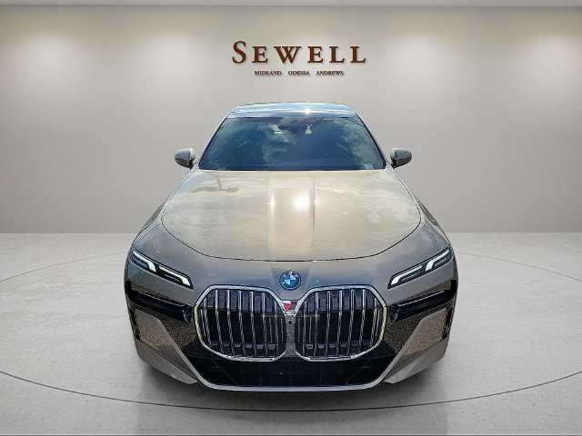 Used 2026 BMW 750e xDrive w/ Premium Package AWD/4WD image 8