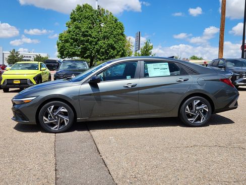 New 2025 Hyundai Elantra Sport image 2