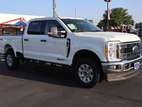 Used 2024 Ford F250 XLT w/ FX4 Off-Road Package AWD/4WD image 11