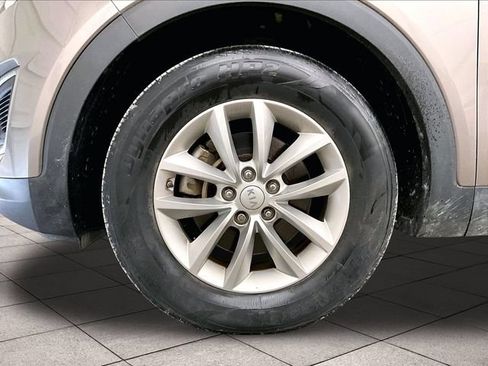 Used 2016 Kia Sorento FWD image 8