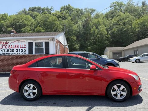 Used 2016 Chevrolet Cruze LT FWD image 4