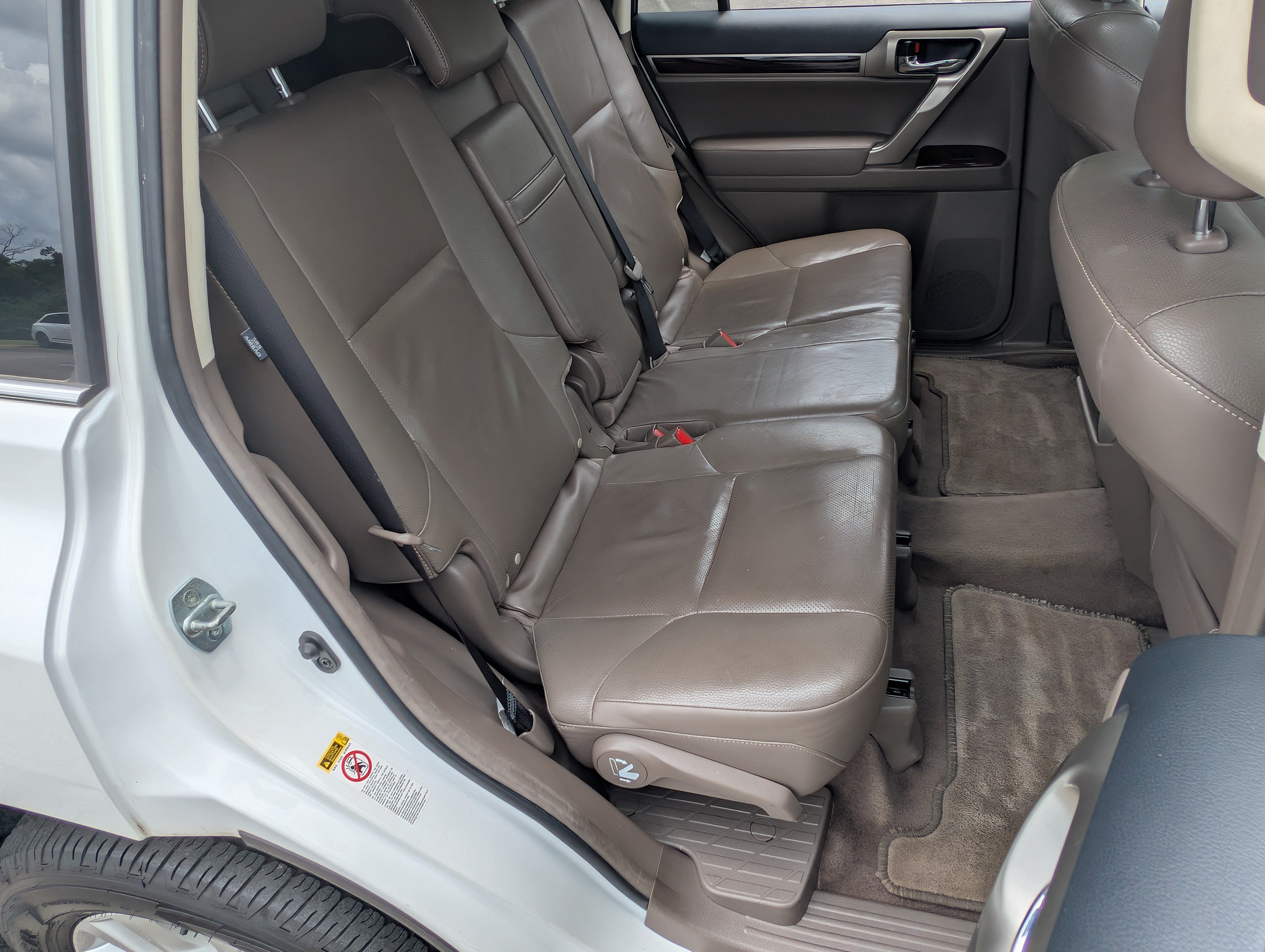 Used 2015 Lexus GX 460 w/ Premium Package AWD/4WD image 21