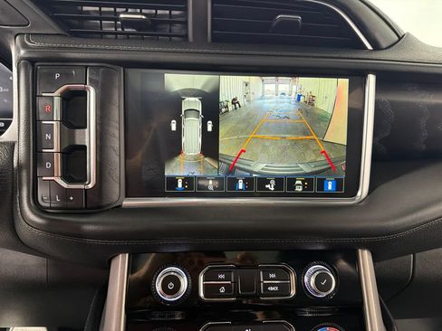 Used 2022 GMC Yukon Denali AWD/4WD image 16