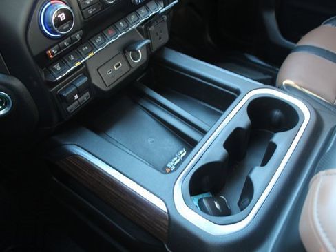 Used 2022 Chevrolet Silverado 2500 High Country w/ Safety Package II image 42