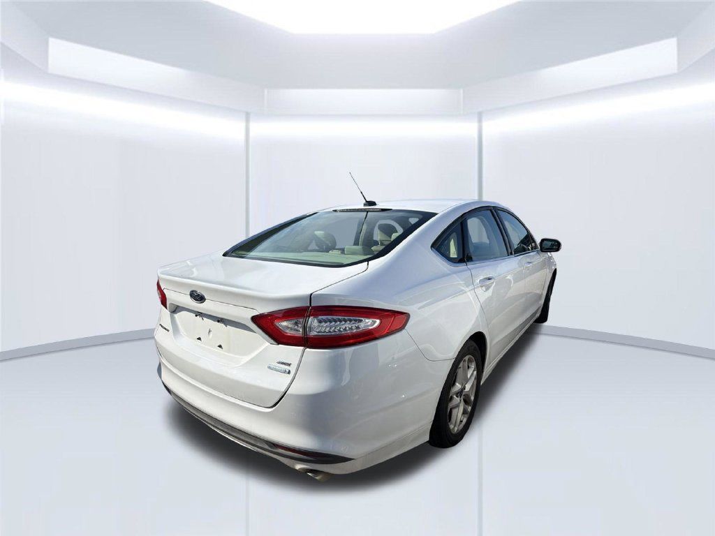 Used 2014 Ford Fusion SE FWD image 10