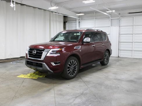 Used 2022 Nissan Armada Platinum w/ Captain's Chairs Package image 4