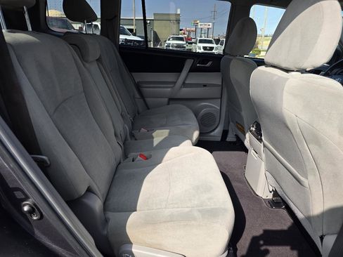 Used 2013 Toyota Highlander Plus image 16
