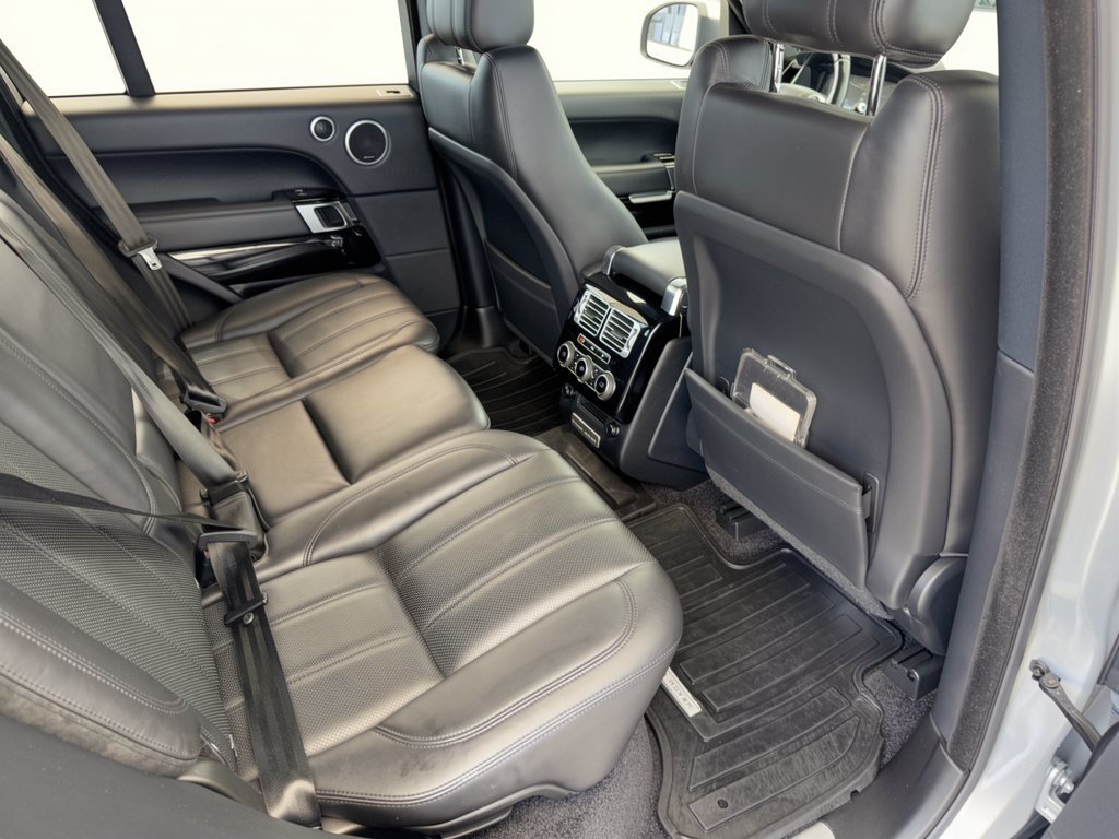 Used 2015 Land Rover Range Rover Supercharged AWD/4WD image 29