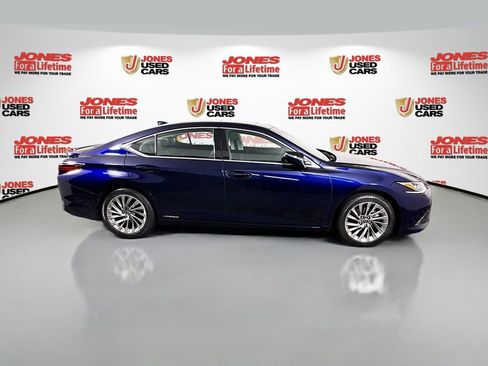Used 2022 Lexus ES 300h w/ Accessory Package image 19