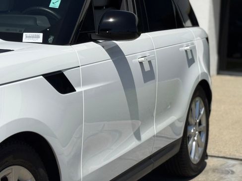 Used 2024 Land Rover Range Rover Sport SE image 5