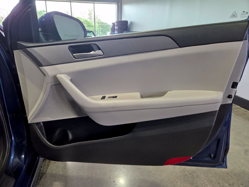 Used 2018 Hyundai Sonata SE FWD image 17
