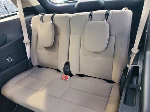 Used 2023 Ford Explorer XLT image 18