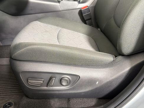 Used 2025 Toyota RAV4 XLE w/ Convenience Package FWD image 11
