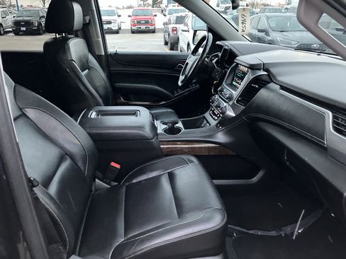 Used 2018 Chevrolet Suburban LT image 16