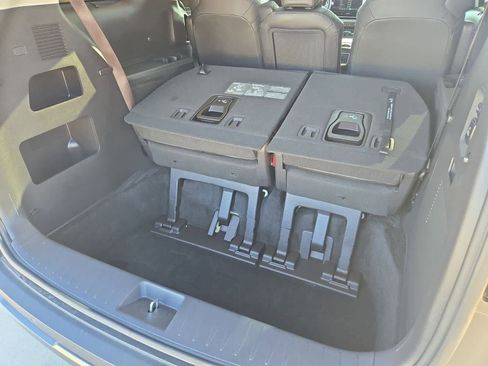 Certified 2025 Kia Carnival SX w/ SX Dark Edition Package image 33