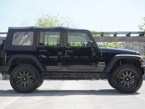 Used 2016 Jeep Wrangler Unlimited Sport w/ Max Tow Package AWD/4WD image 4