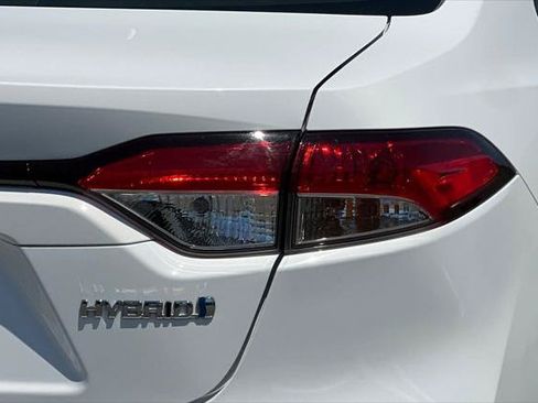 Certified 2022 Toyota Corolla LE FWD image 30