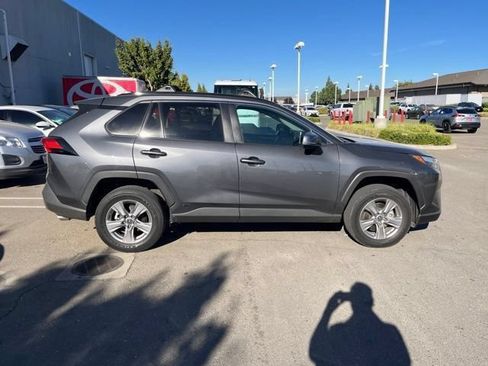 Used 2024 Toyota RAV4 LE AWD/4WD image 3