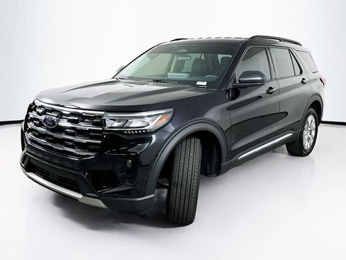 Used 2025 Ford Explorer Active w/ Active Comfort Package AWD/4WD image 1