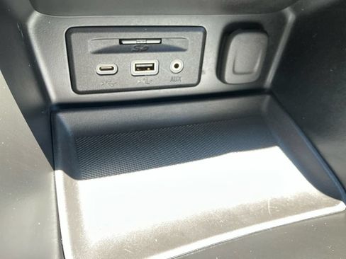 Used 2023 GMC Terrain SLT w/ Infotainment Package II AWD/4WD image 27